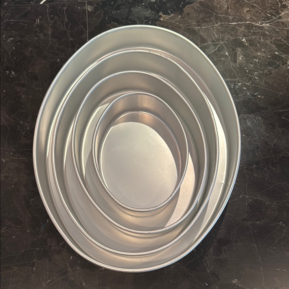 Wilton 4-tier Oval Bakeware Set for Kitchen